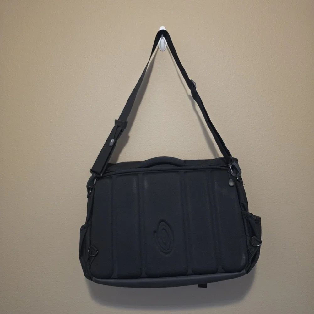 Timbuk2 Classic  Laptop Messenger Commuter Crossbody Black Bag